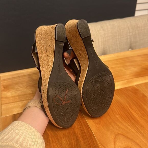 4/$20 Adrienne vittadina black wedges - Picture 5 of 6